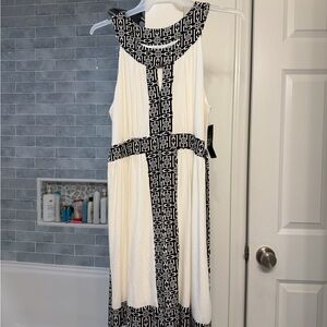 New York & Company Black and White Patterned Maxi Dress